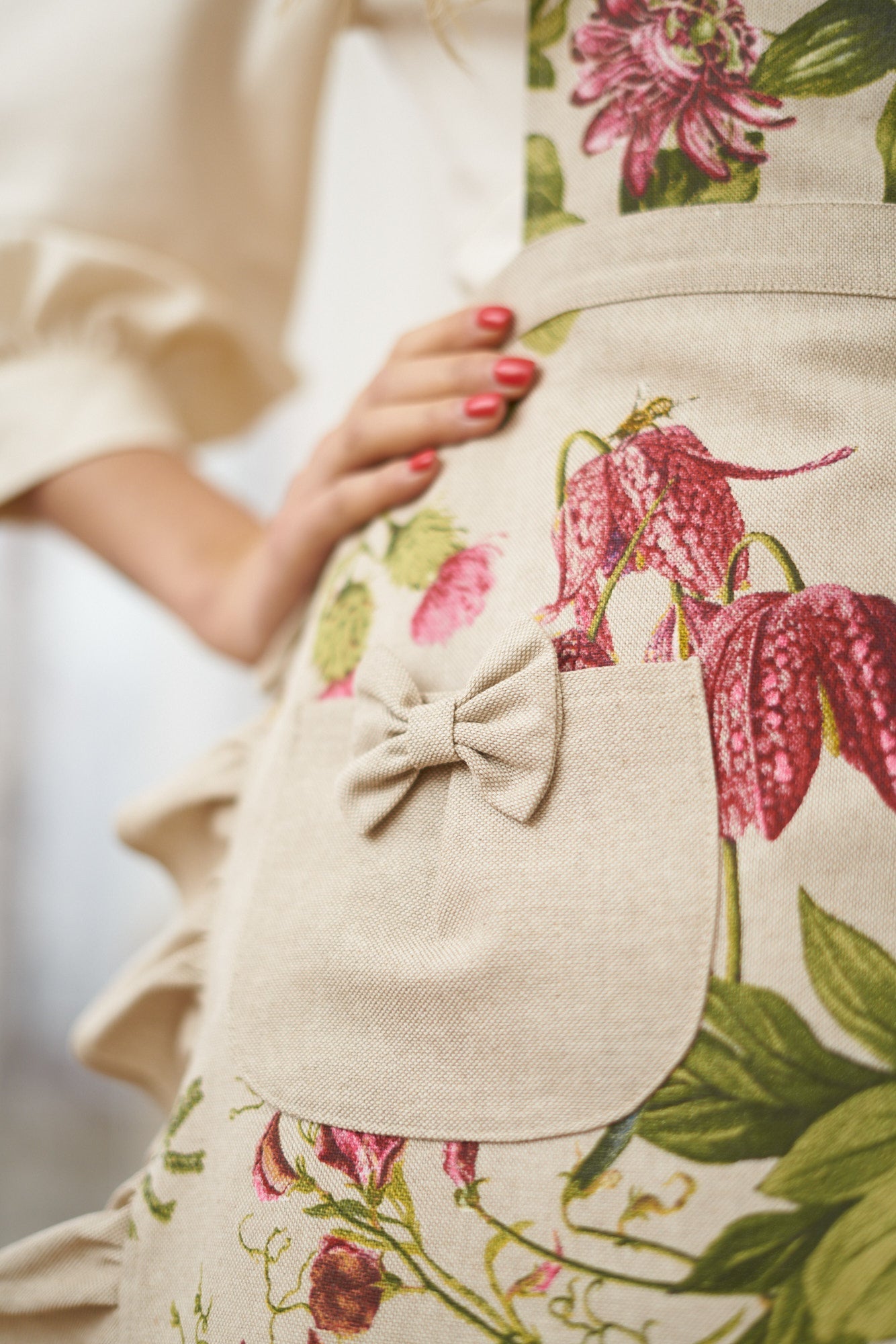 Ladies Half Apron with Ruffles and Pocket - Botanico