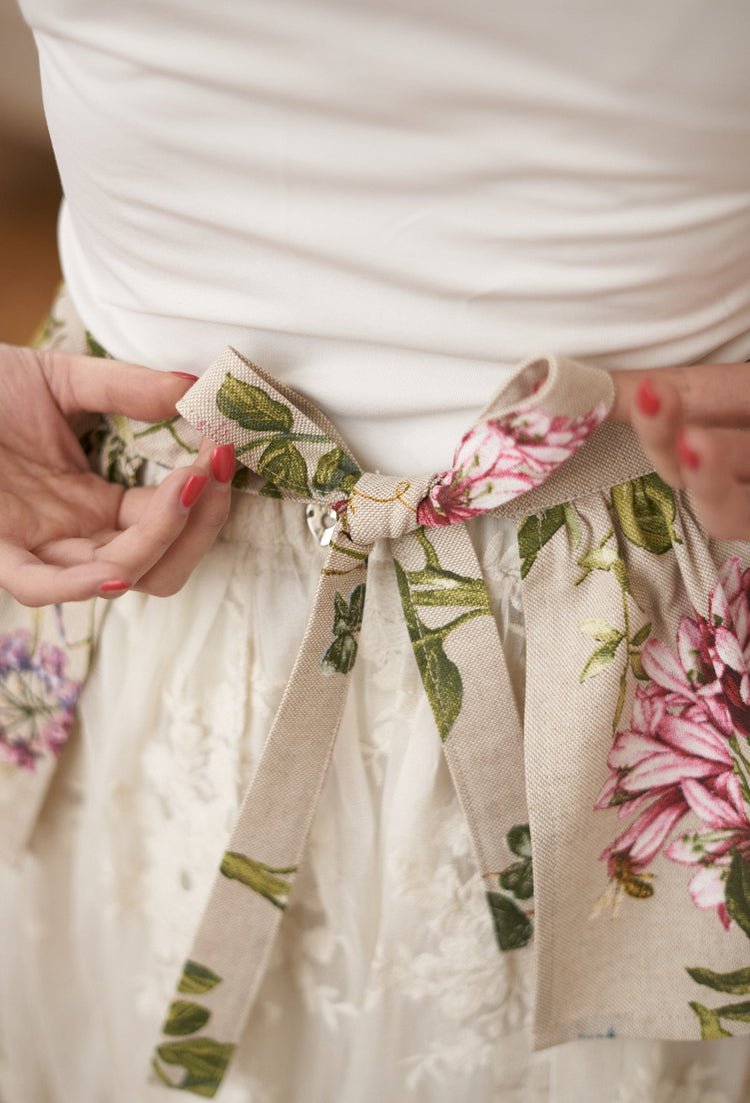 Ladies' Apron with Ruffles - Botanico