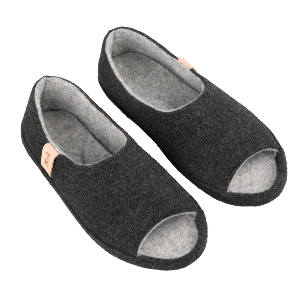 TOKU Bern Slippers - Dark Gray