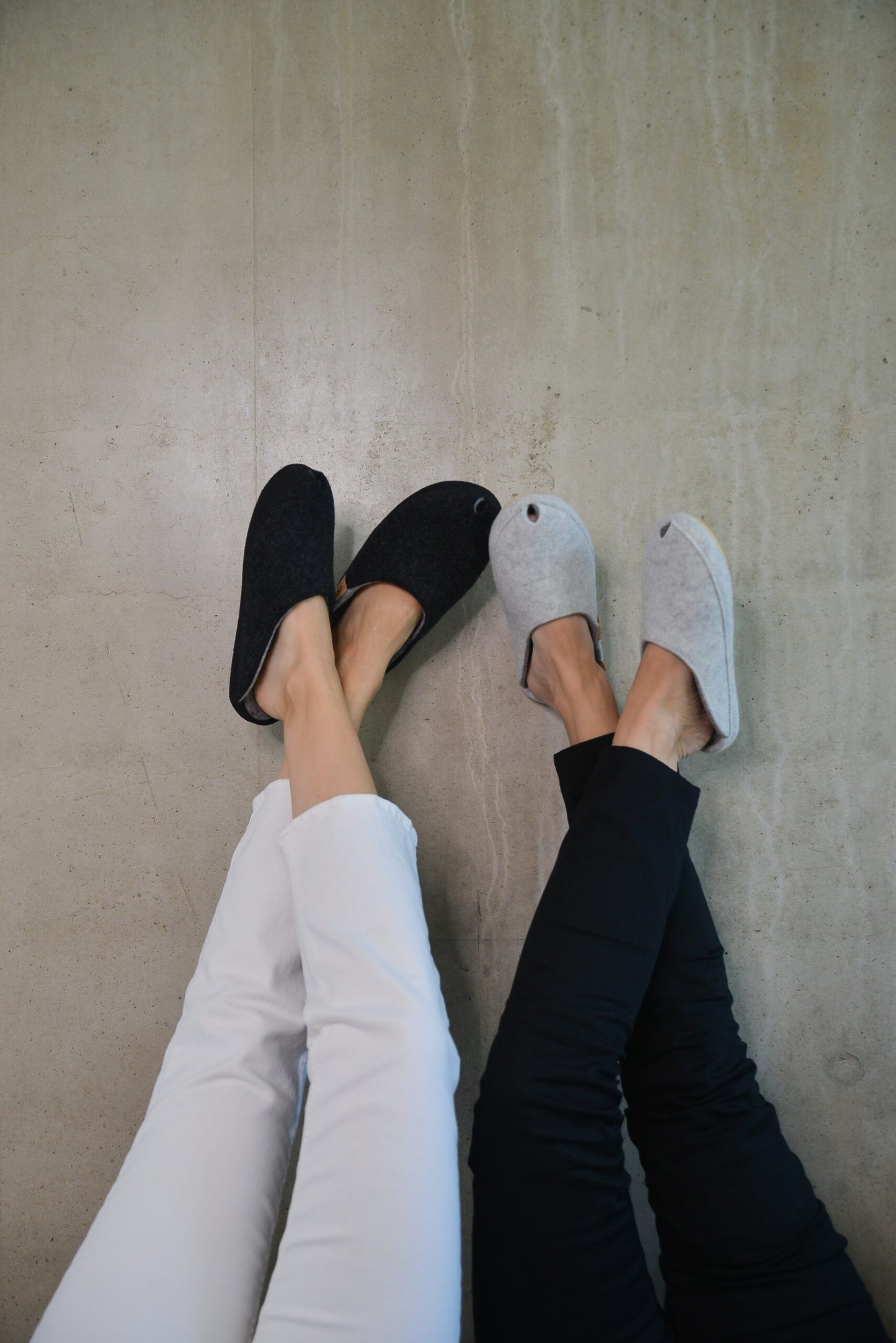 TOKU Brussels Slippers - White