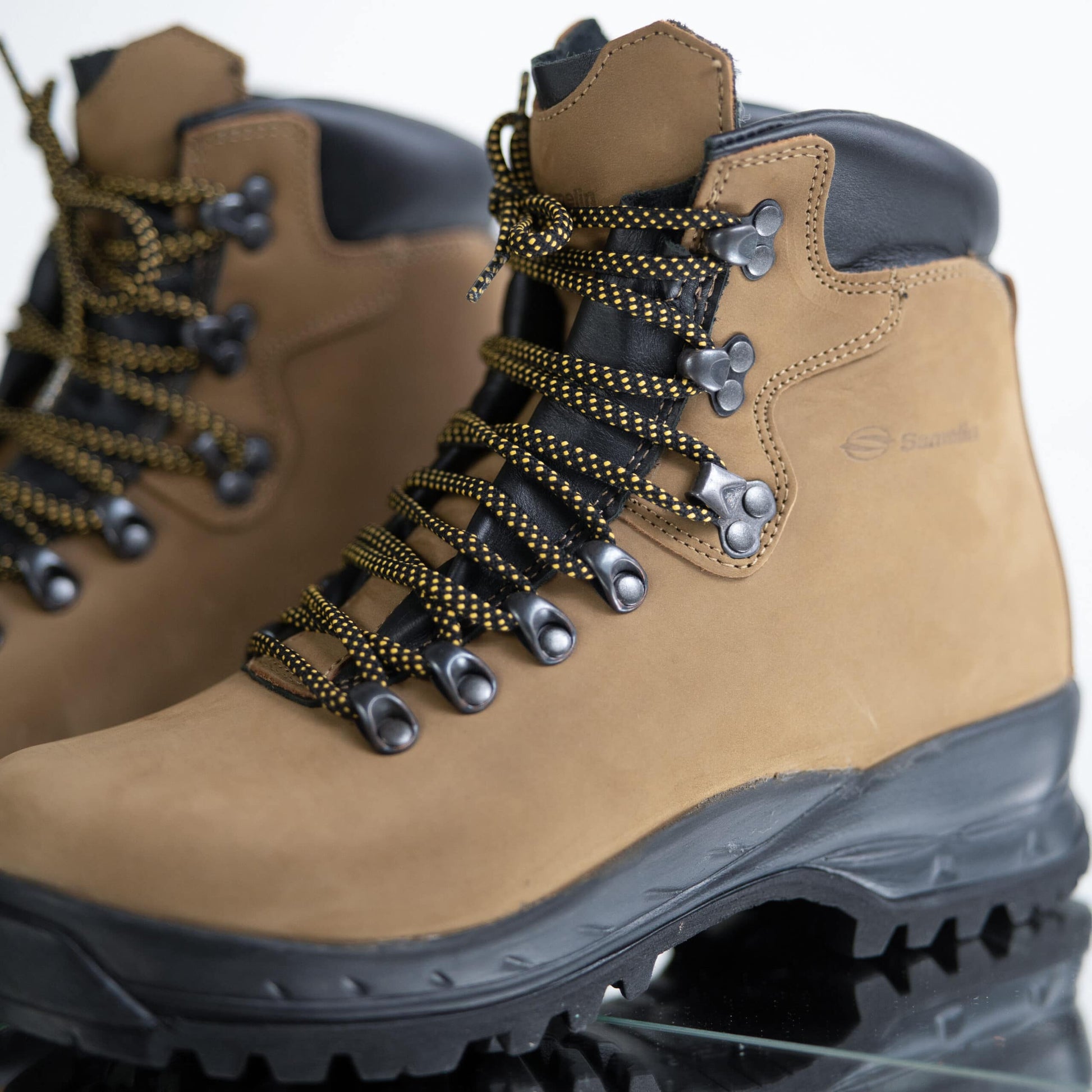 5531 Tundra Hiking Boots