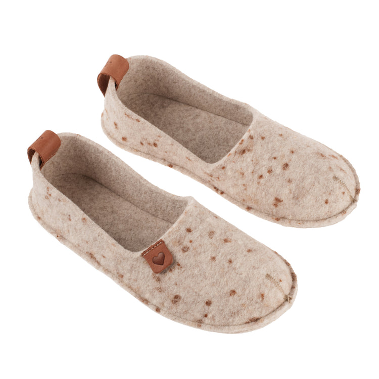 Natural felt and rubber sole slippers Toku - Beige